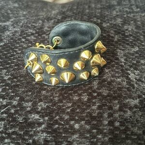 Stud, gold bracelet